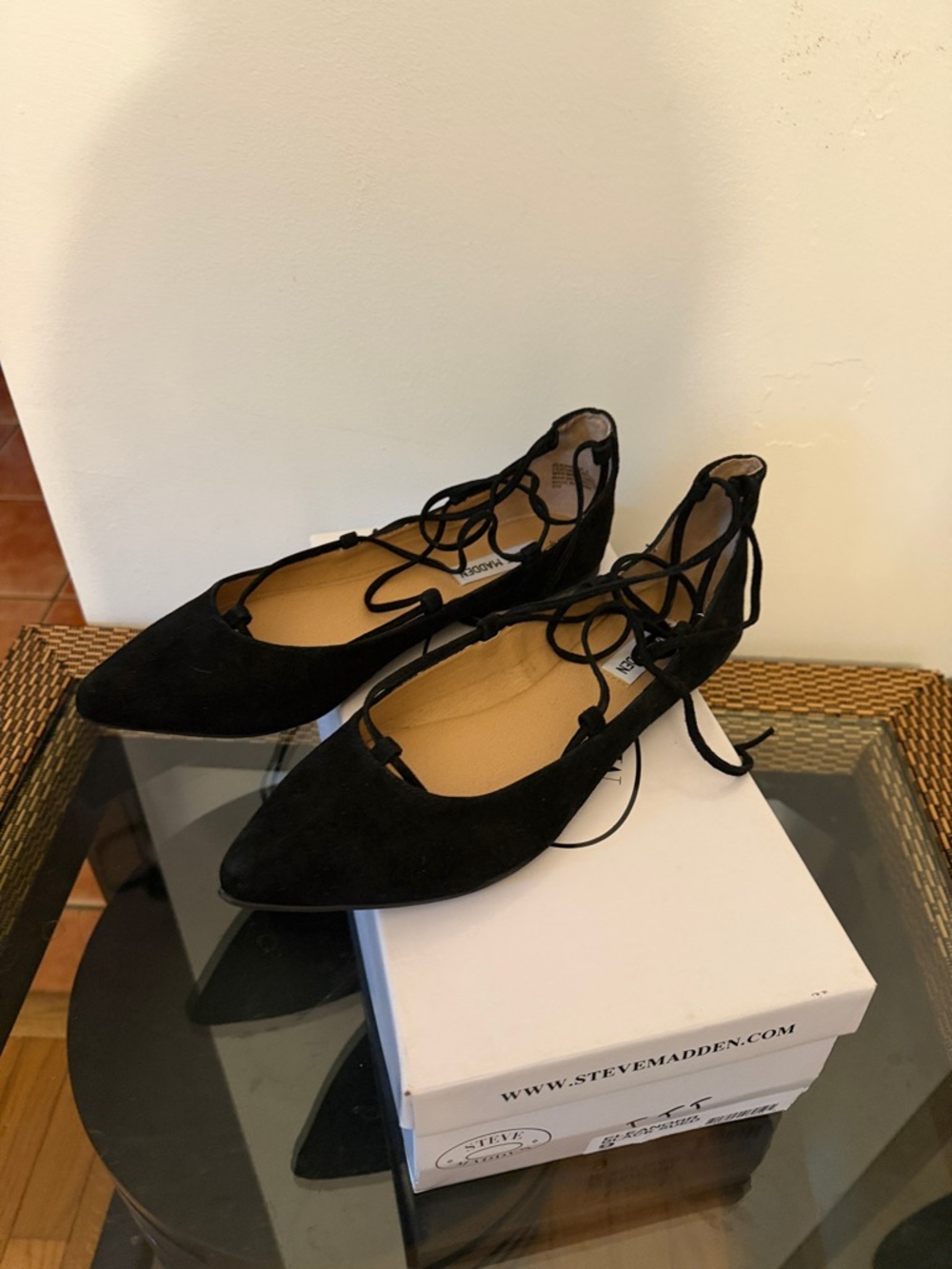Steve Madden Black Suede Pointed-Lace Up Flats